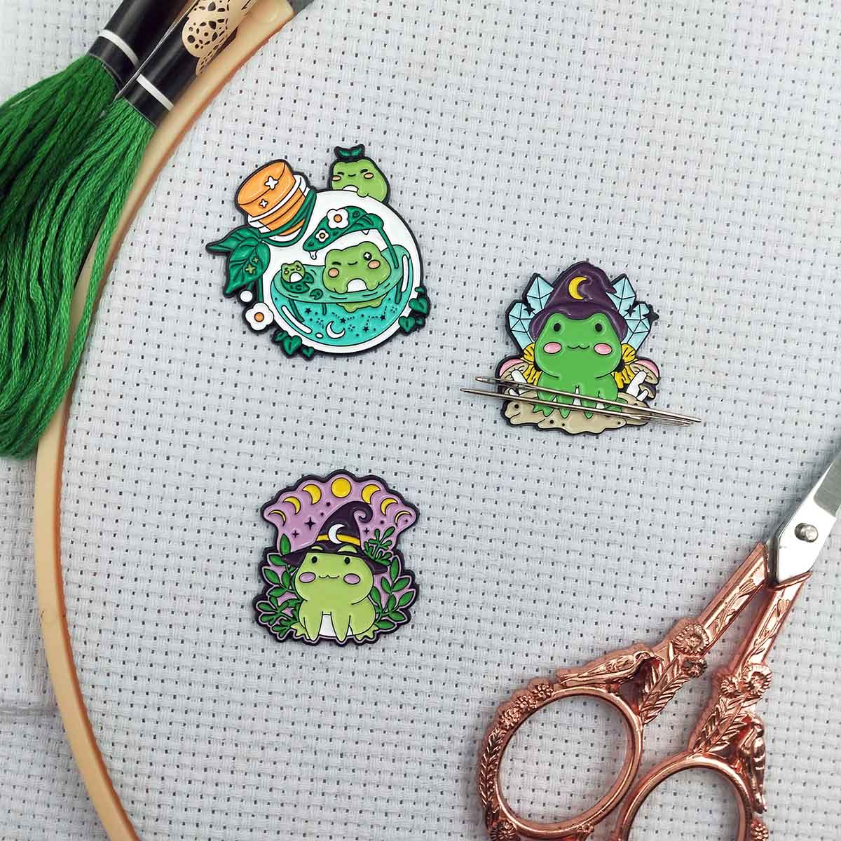 Embroidery Hoop Square - Magnetic Frog Needle Minder, Cute Animal